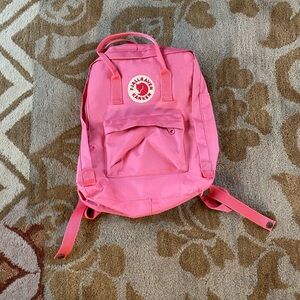 Fjallraven Kånken Raspberry Backpack Regular Size (not mini)